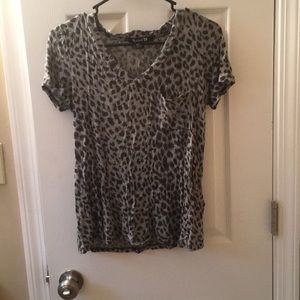 Cheetah V Neck